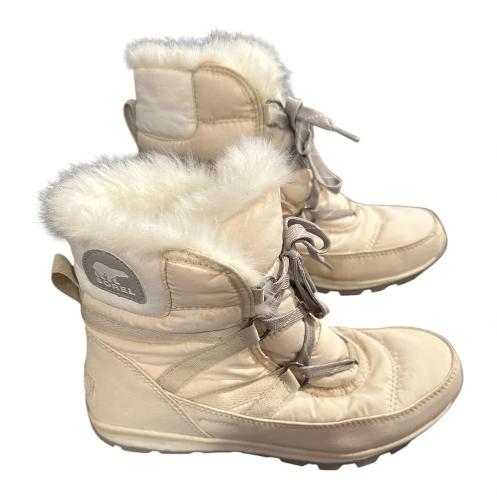 SOREL Whitney Short Lace Off-White Quilted Faux Fur-Lined Winter Boots Size 9